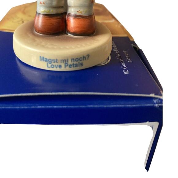 Hummel Goebel Figurine LOVE PETALS 804  TMK 8 NIB  Made in Germany   L57 LK - Picture 7 of 7